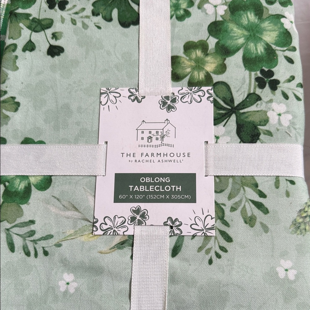 Green Clover Tablecloth - Picture 5 of 6